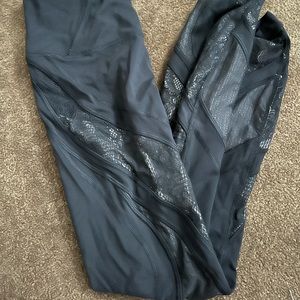 LuLulemon Leggings with shear panels